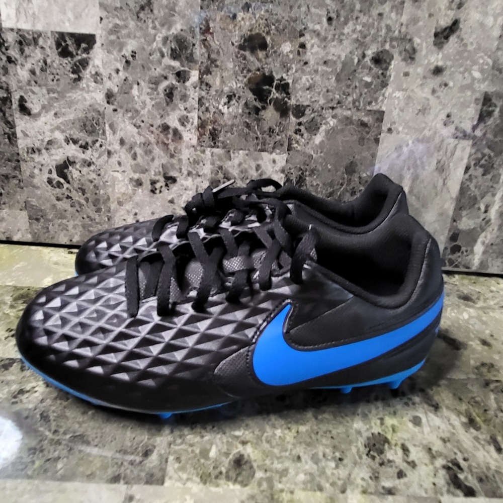 Nike Tiempo Jr Soccer Cleats Boys 6Y Black Blue AT5881-004 Legend 8 Club.